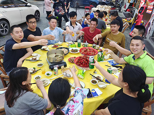 深国安晚餐聚会